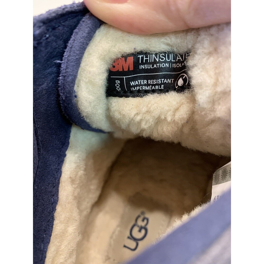 UGG $90 Kids Hiking Boots US Size 4 Sherpa Lining Water Proof  Navy Hilmar EUC - Picture 3 of 9